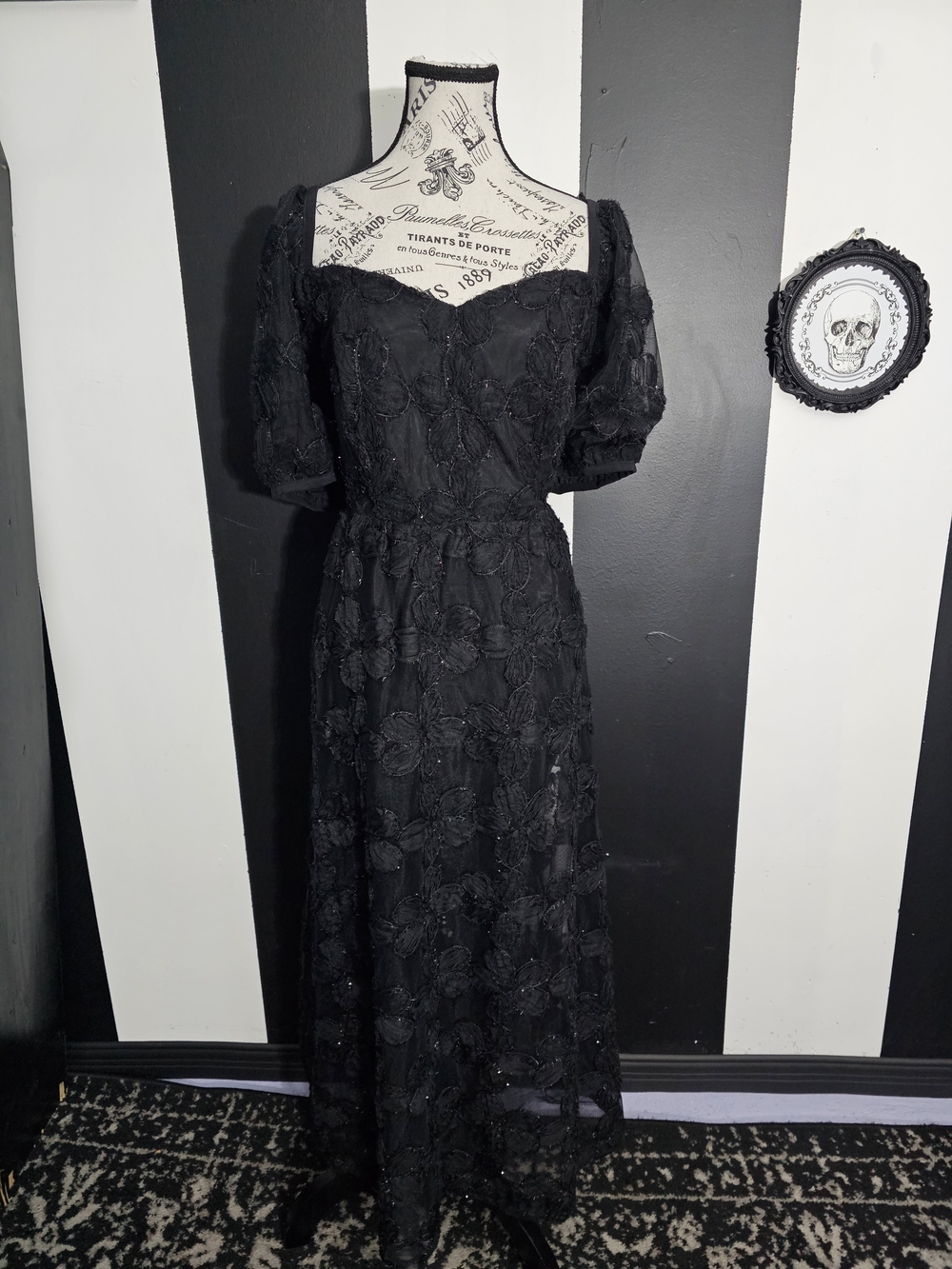 Black Floral Lace Maxi Dress with Puff Sleeves